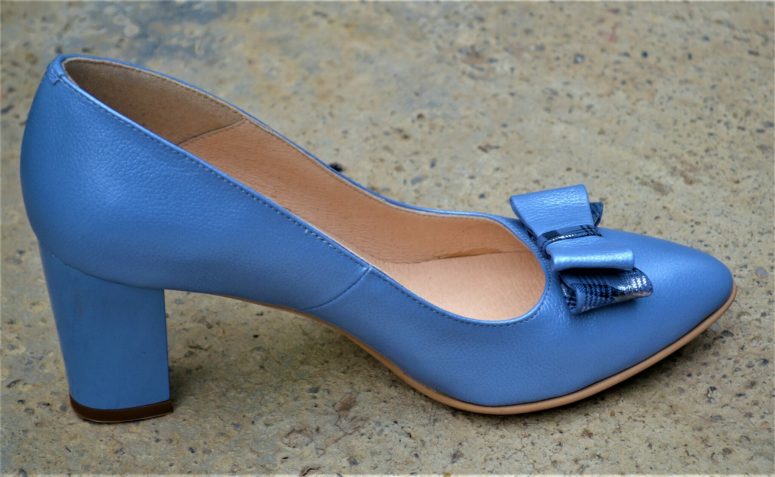 Pantofi albastri din piele naturala cu funda