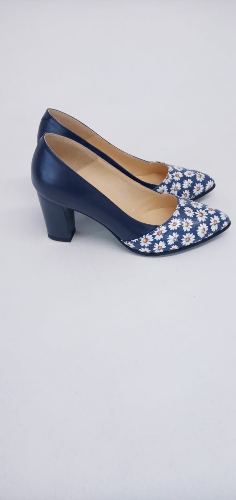 Pantofi albastri din piele nautrala cu imprimeu floral