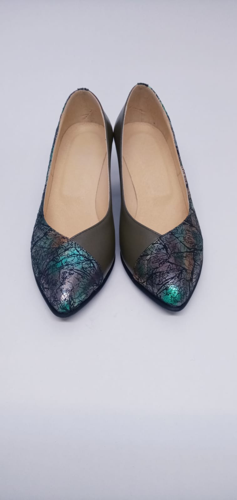 Pantofi din piele naturala cu print abstract